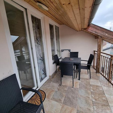 Merry&Car - Huge Balcony + Living Room + 2Br 부다페스트 외부 사진
